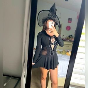 Sexy black dress witch Halloween costume with hat